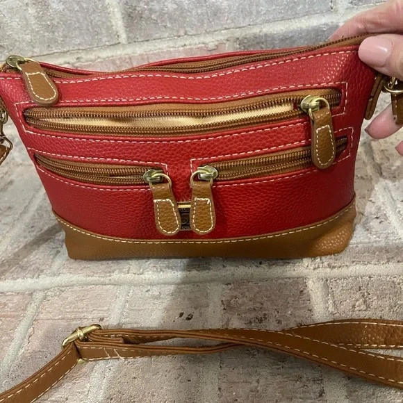 Stone Mountain Accessories Red and Tan Crossbody Bag with Adjustable Strap - Picture 4 of 11